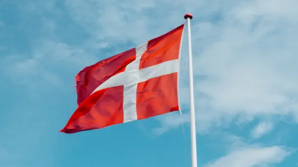 Steagul danez fluturănd