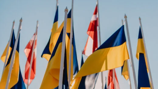 Steaguri ale Ucrainei și Danemarcei